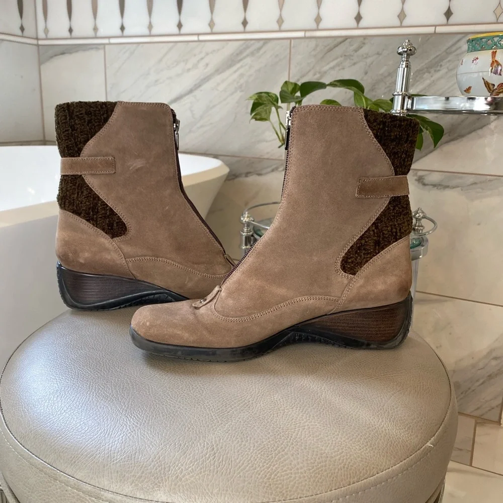 Aquatalia Mia Boots Womens 9 Shoe Brown Suede Pull On Zip Snow Ankle Bootie